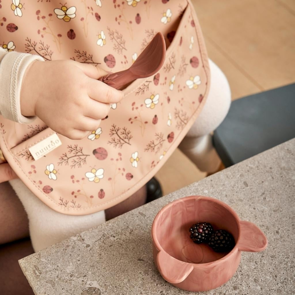 nuuroo - Vandafvisende hagesmæk - Genanvendt polyester - Sand Flower bee