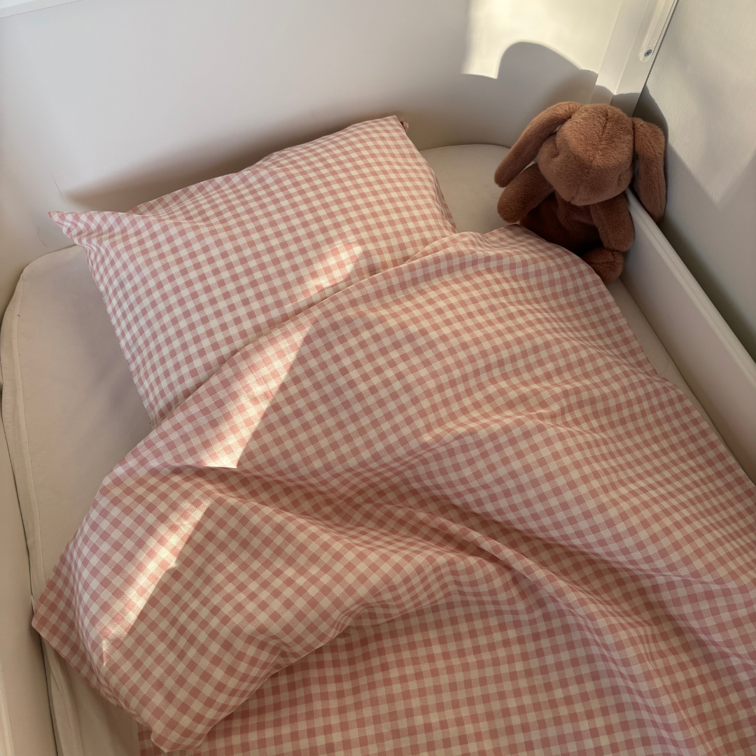By Mats - Junior sengetøj - 100% Blødt bomuld - 100x140 cm - Blush Check