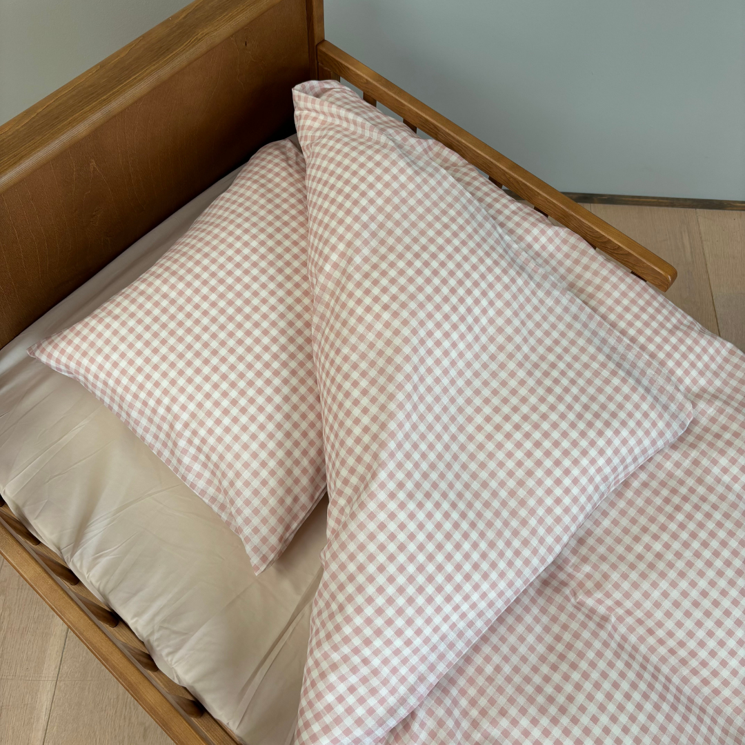 By Mats - Baby sengetøj - 100% Blødt bomuld - 70x100 cm - Blush Check