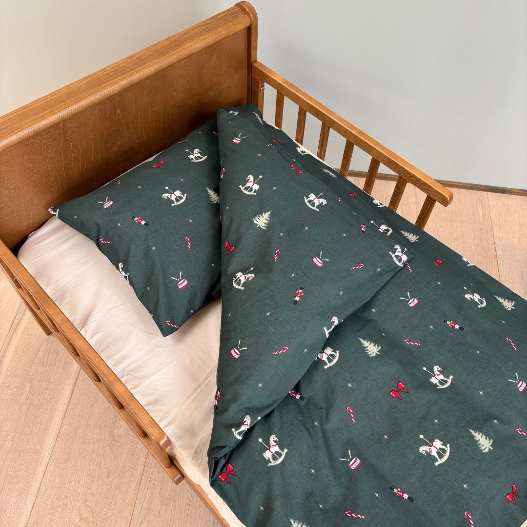 By Mats - Junior sengetøj - 100% Blødt bomuld - 100x140 cm - Christmas Toys