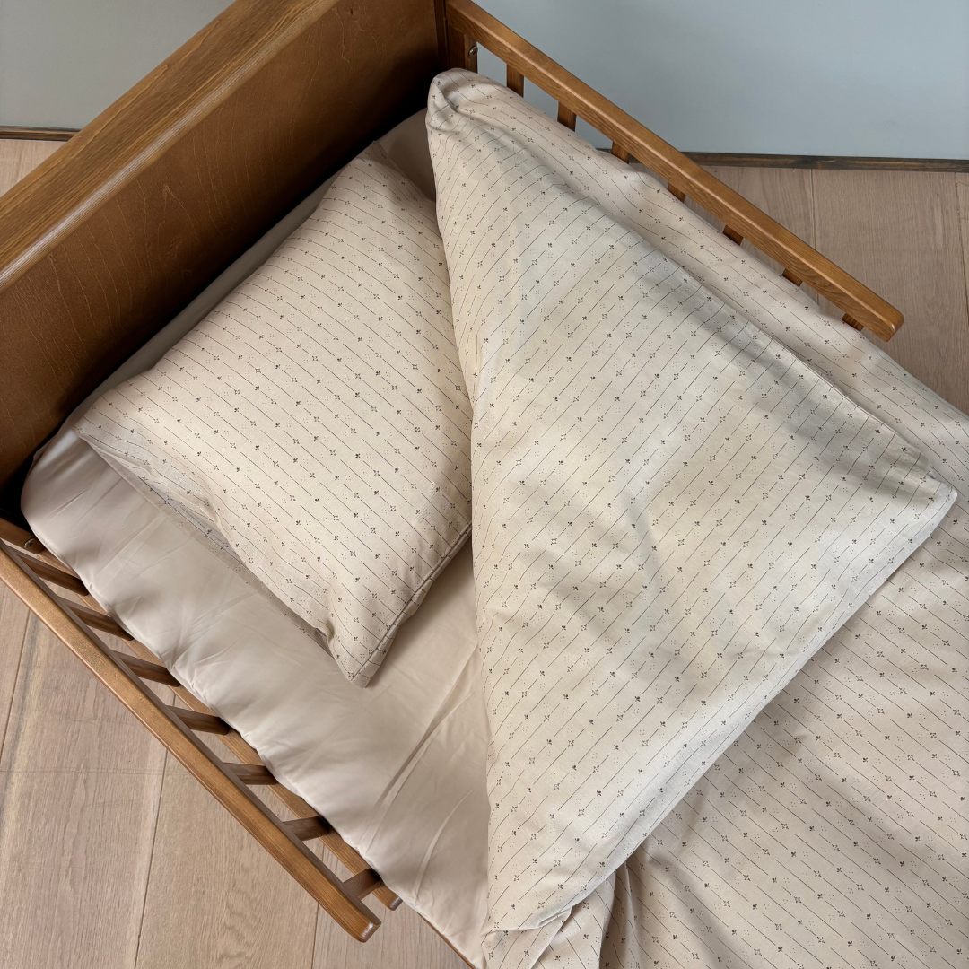 By Mats - Junior sengetøj - 100% Blødt bomuld - 100x140 cm - Flower Stripe