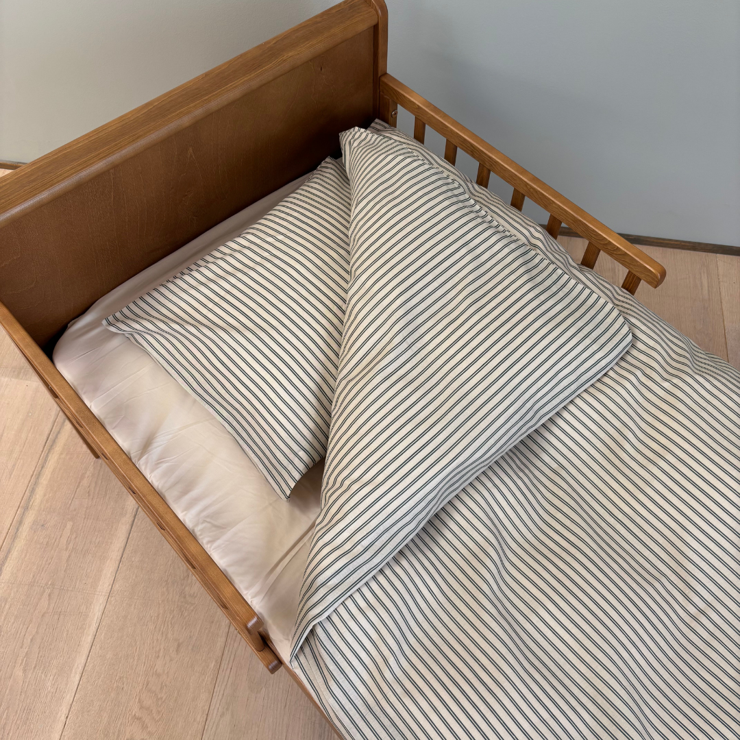 By Mats - Junior sengetøj - 100% Blødt bomuld - 100x140 cm - Green Double Stripe