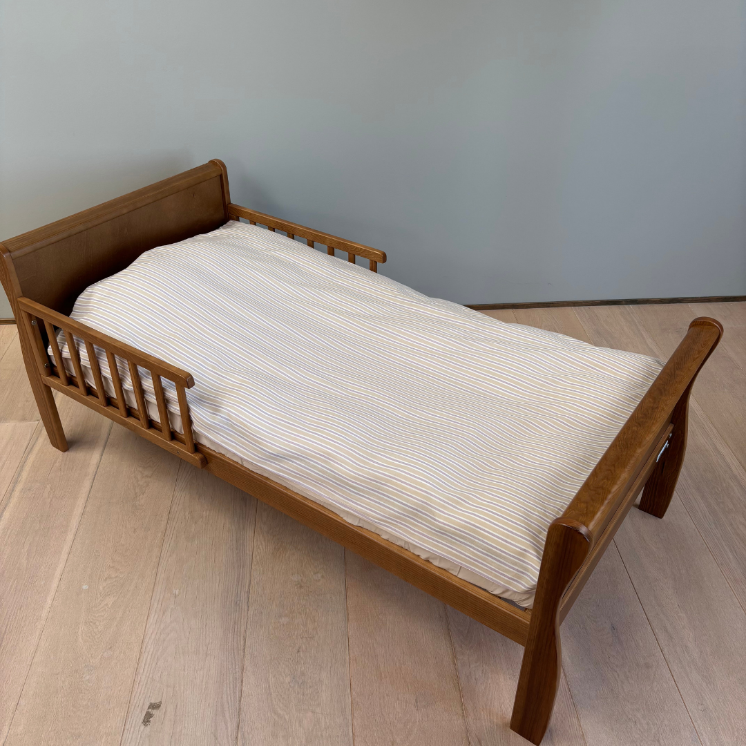 By Mats - Baby sengetøj - 100% Blødt bomuld - 70x100 cm - Lavender Stripe