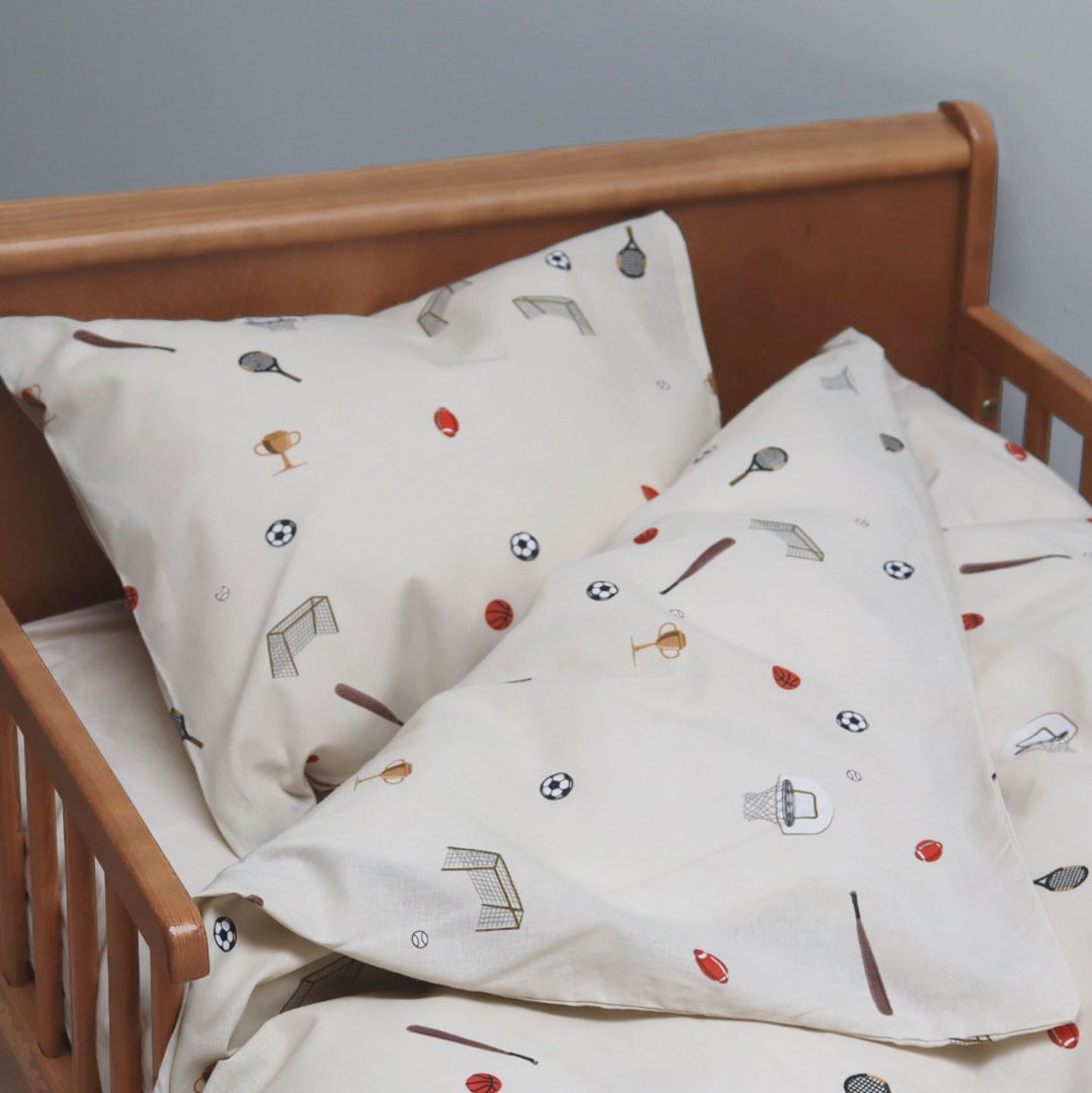 By Mats - Baby sengetøj - 100% Blødt bomuld - Fun Sports