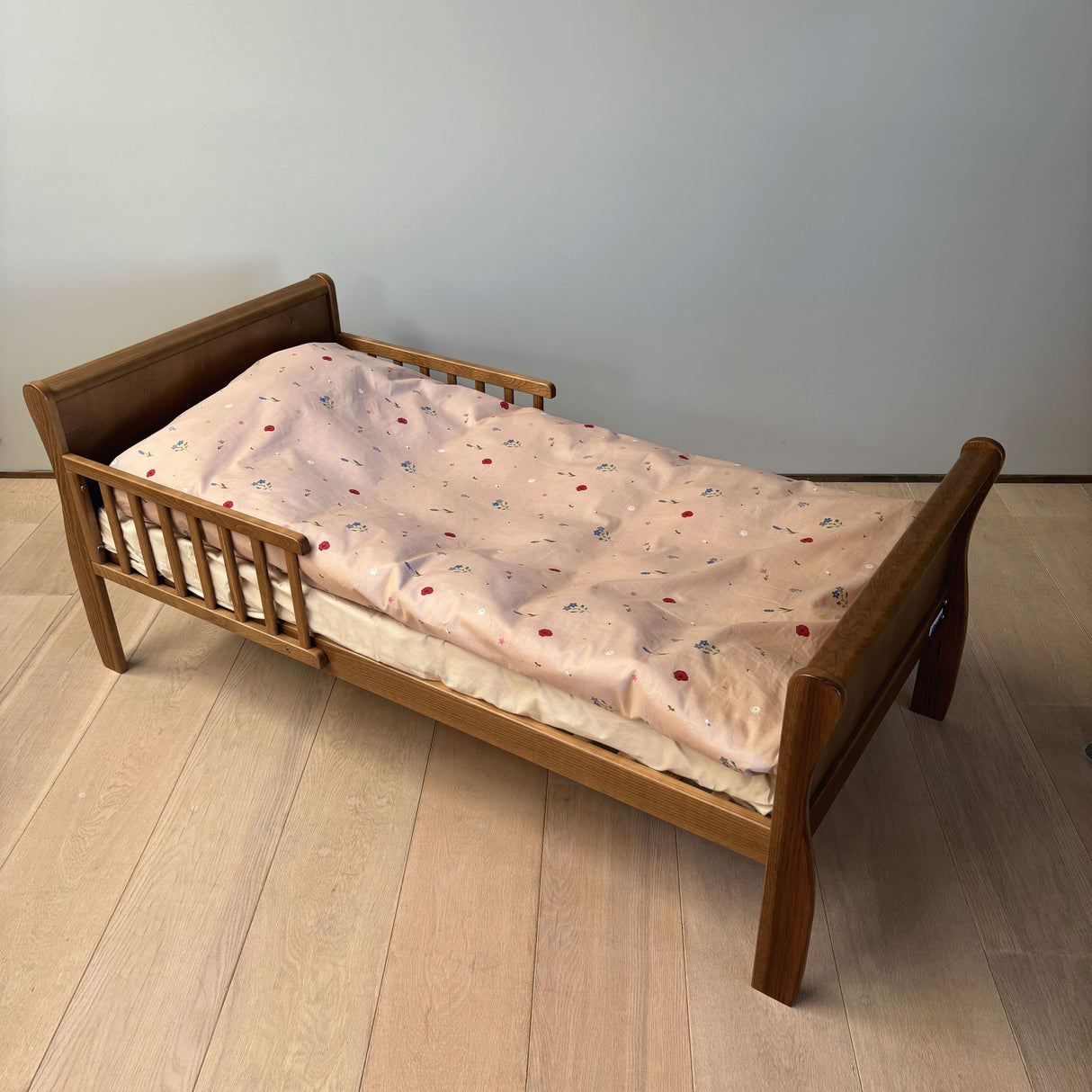 By Mats - Junior sengetøj - 100% Blødt bomuld - 100x140 cm - Flower Love