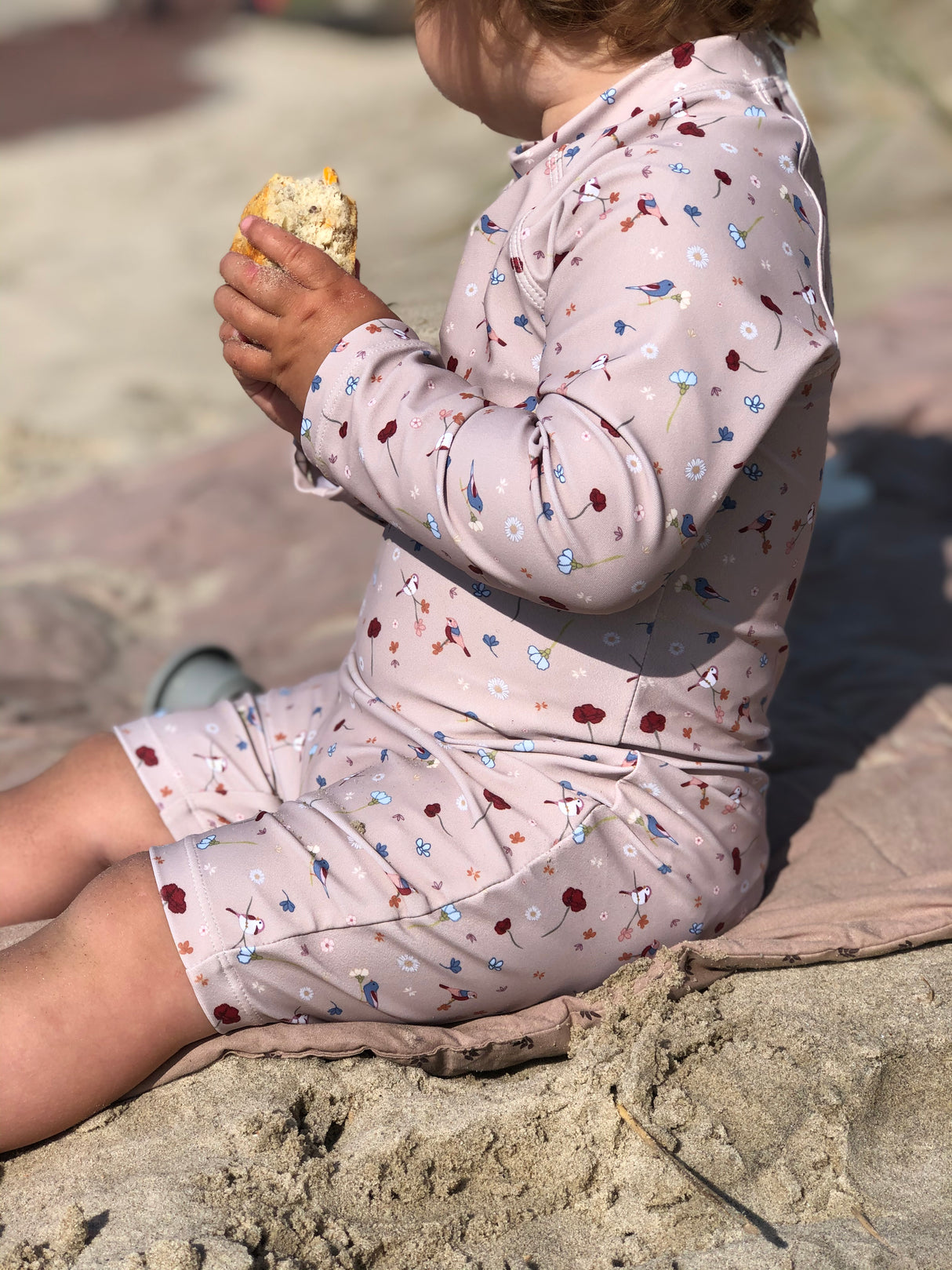 Petu Petu - Svømmedragt til børn - Str. 98-104 - Beige med blomster