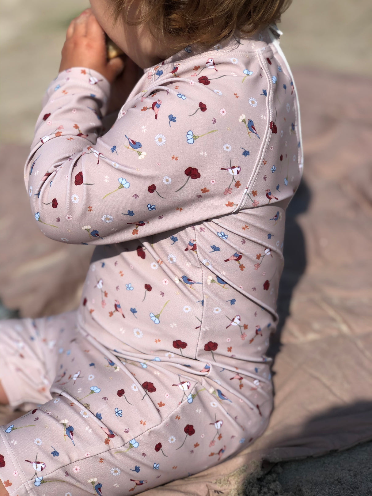 Petu Petu - Svømmedragt til børn - Str. 98-104 - Beige med blomster