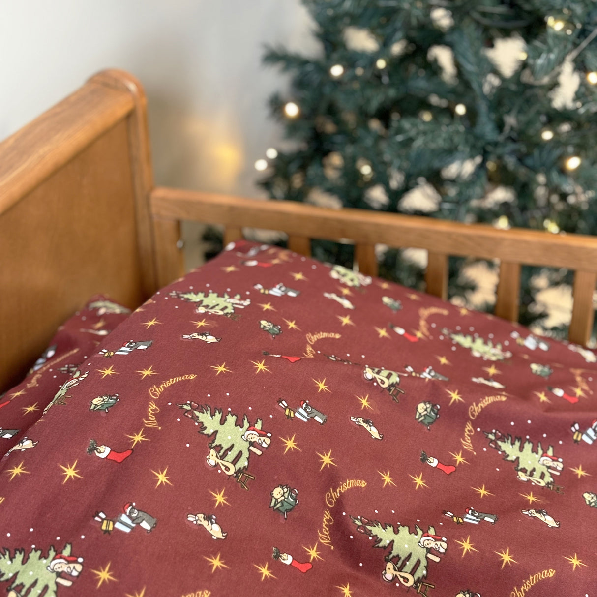 By Mats - Baby sengetøj - 100% Blødt bomuld - 70x100 cm - Christmas Eve