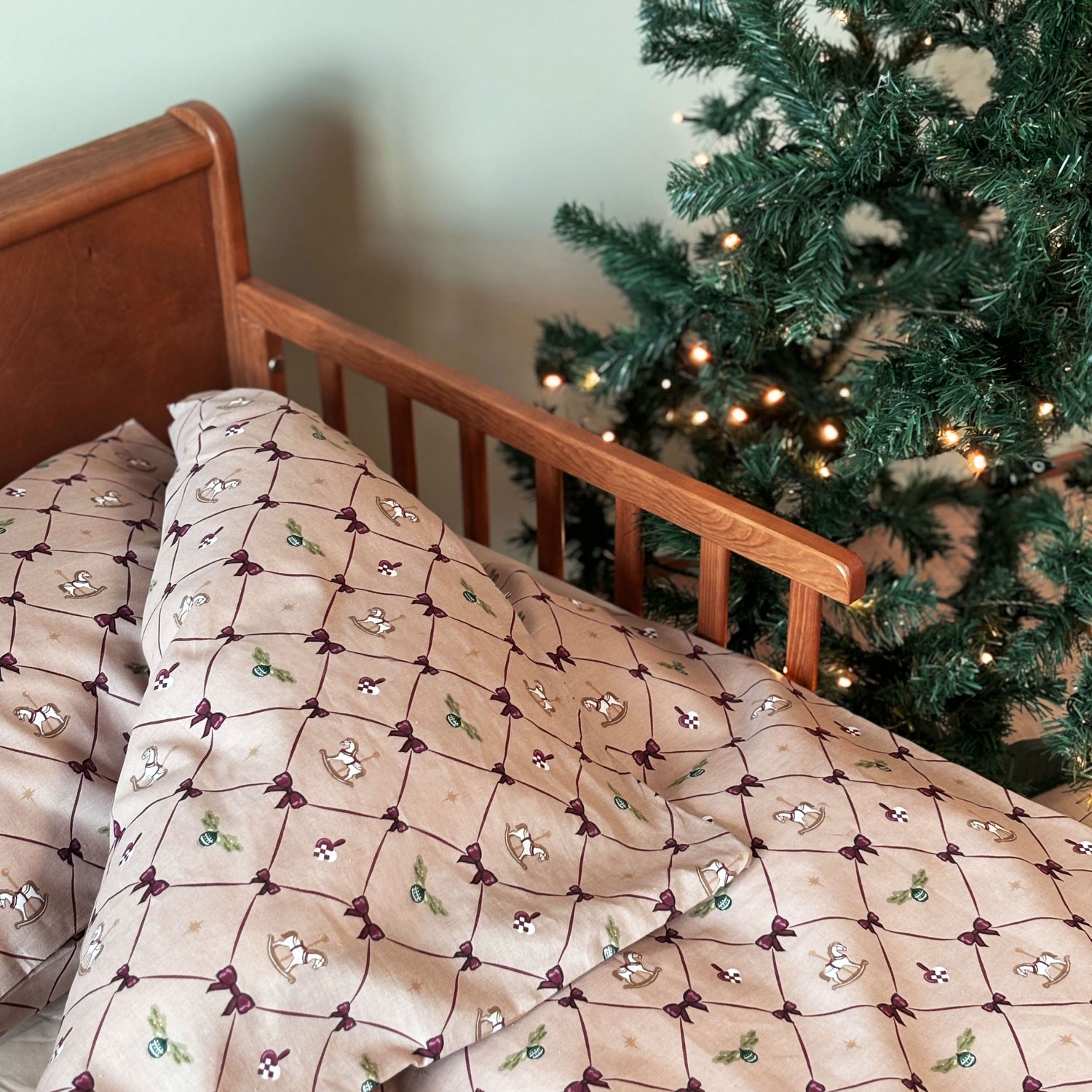 By Mats - Baby sengetøj - 100% Blødt bomuld - 70x100 cm - Noel