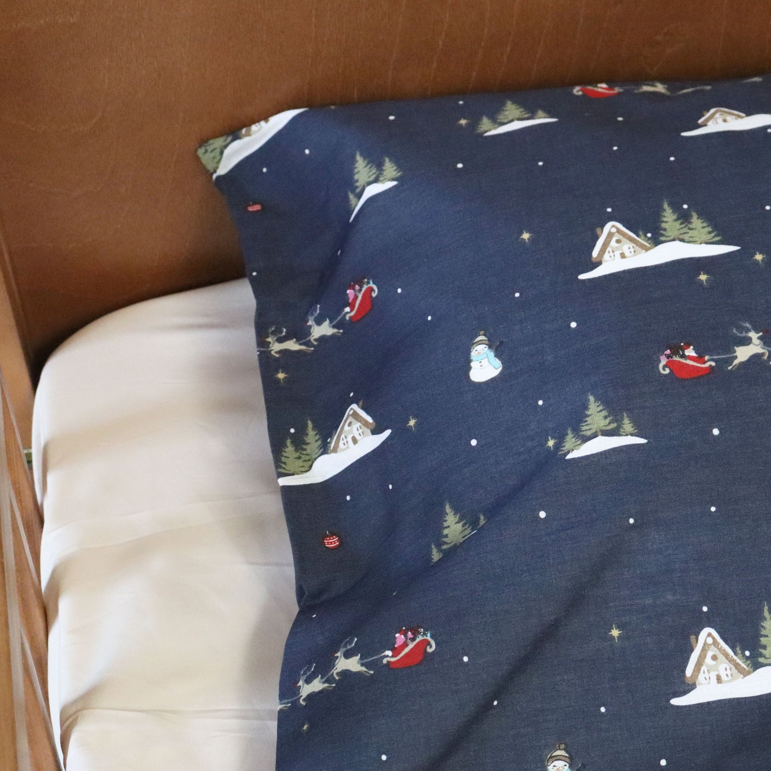 By Mats - Junior sengetøj - 100% Blødt bomuld - 100x140 cm - Santa Is Coming