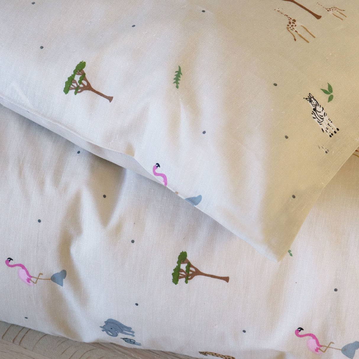 By Mats - Junior sengetøj - 100% Blødt bomuld - 100x140 cm - Safari