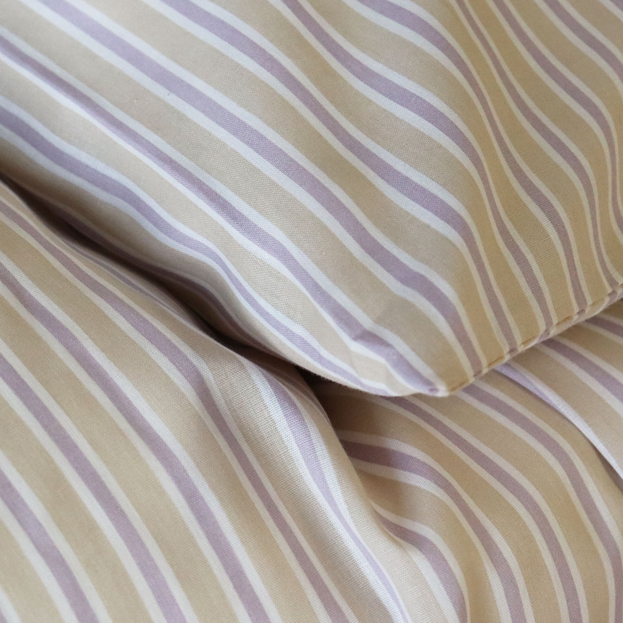 By Mats - Junior sengetøj - 100% Blødt bomuld - 100x140 cm - Lavender Stripe