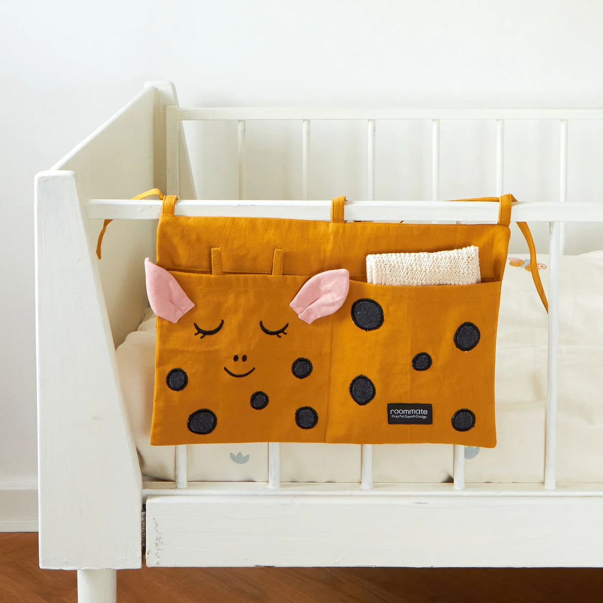 Roommate - Sengelomme - 2 lommer - Økologisk bomuld - Gul giraf