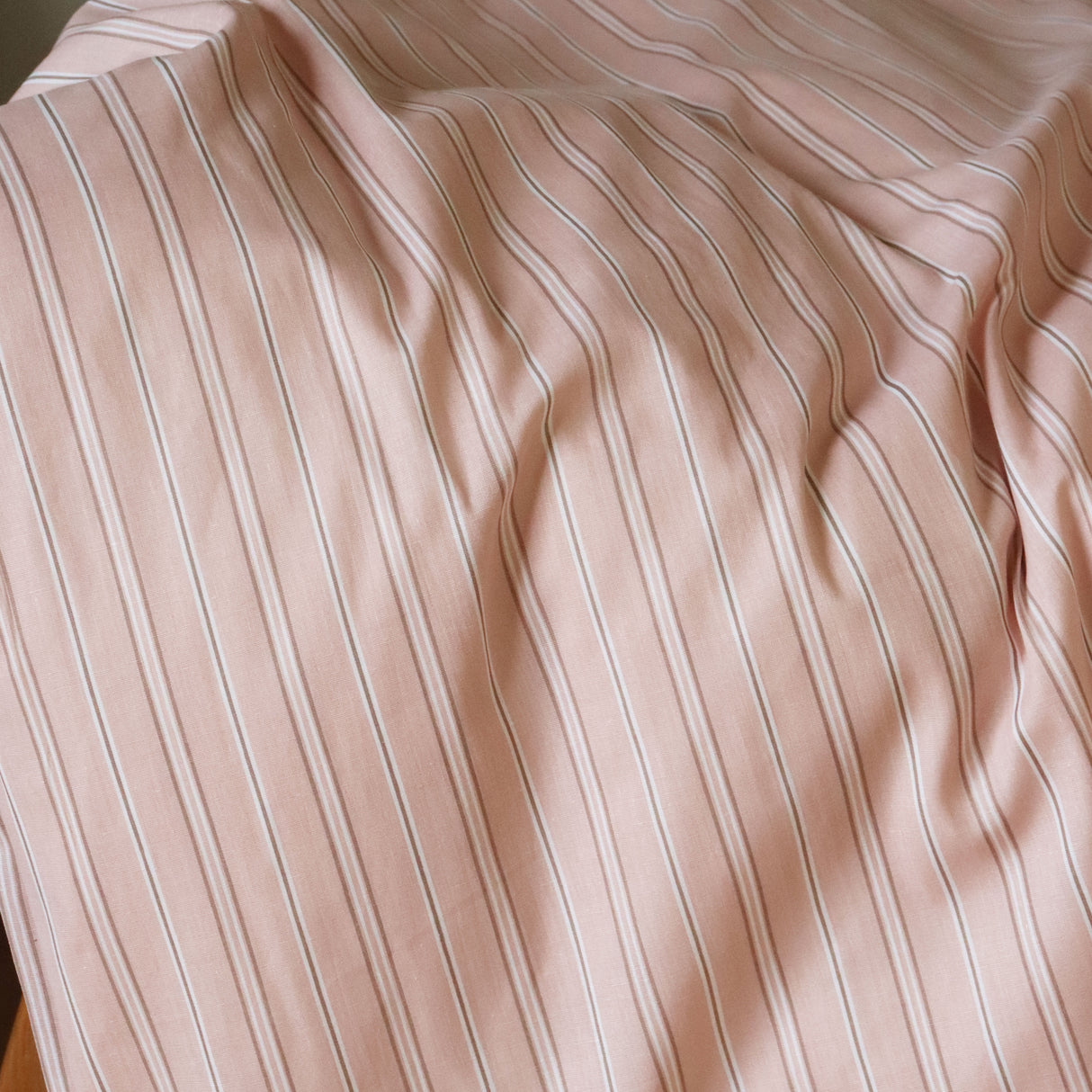 By Mats - Baby sengetøj - 100% Blødt bomuld - 70x100 cm - Rosie Stripe