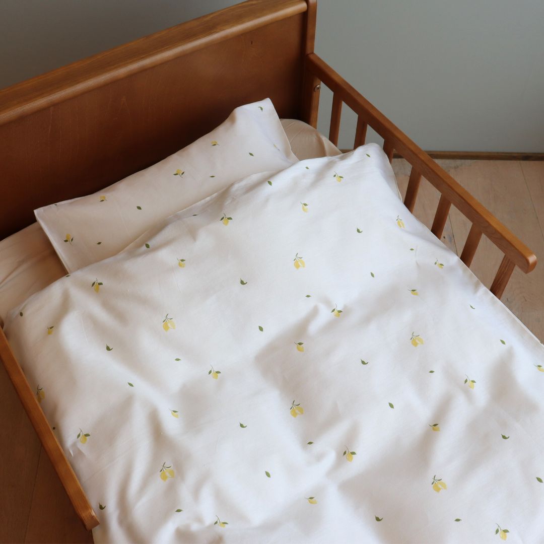 By Mats - Baby sengetøj - 100% Blødt bomuld - 70x100 cm - Lemons