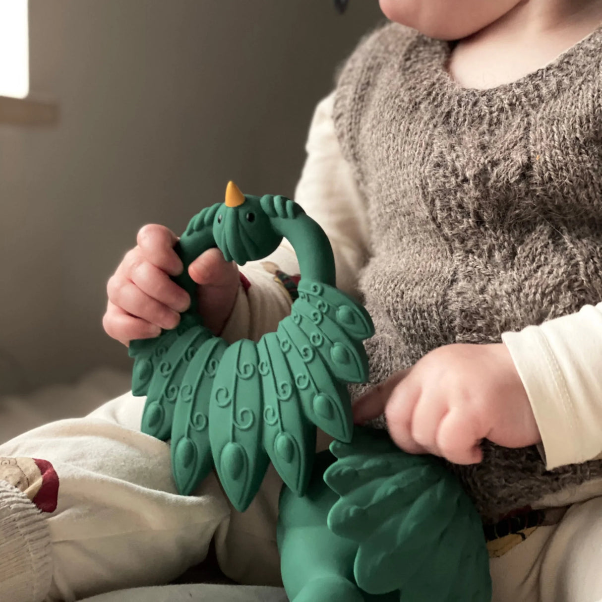 Natruba - Bidering til babys gummer - Naturgummi - Grøn påfugl