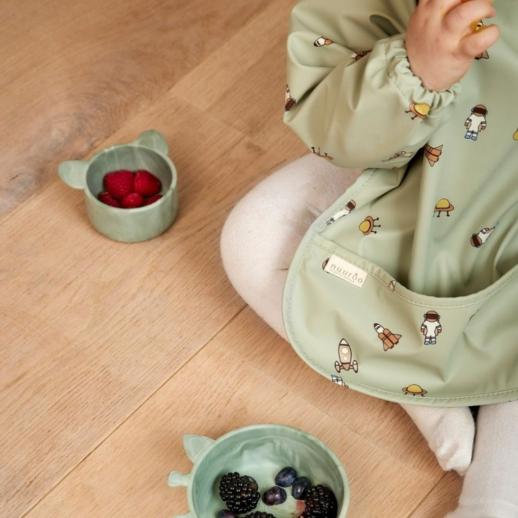 nuuroo - Spiseforklæde - Hagesmæk med ærmer - Light green space