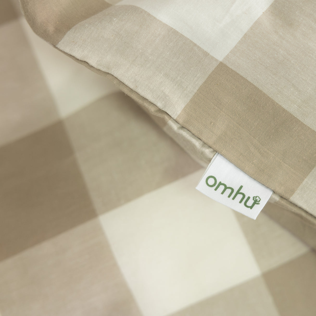 Omhu - Senior sengetøj - 135x200, 80x80 cm - Blok tern; Beige / hvid
