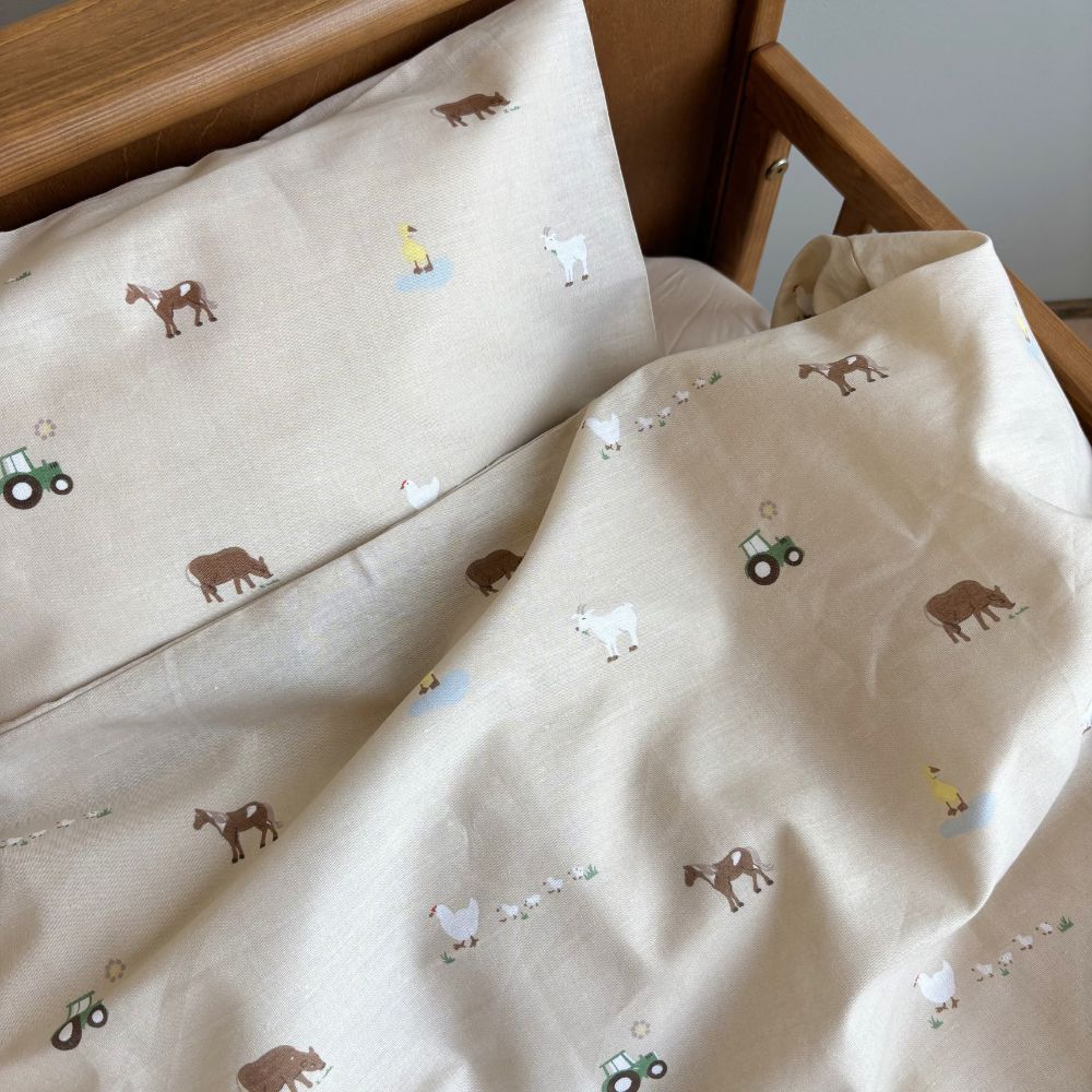 By Mats - Baby sengetøj - 100% Blødt bomuld - 70x100 cm - Farmland