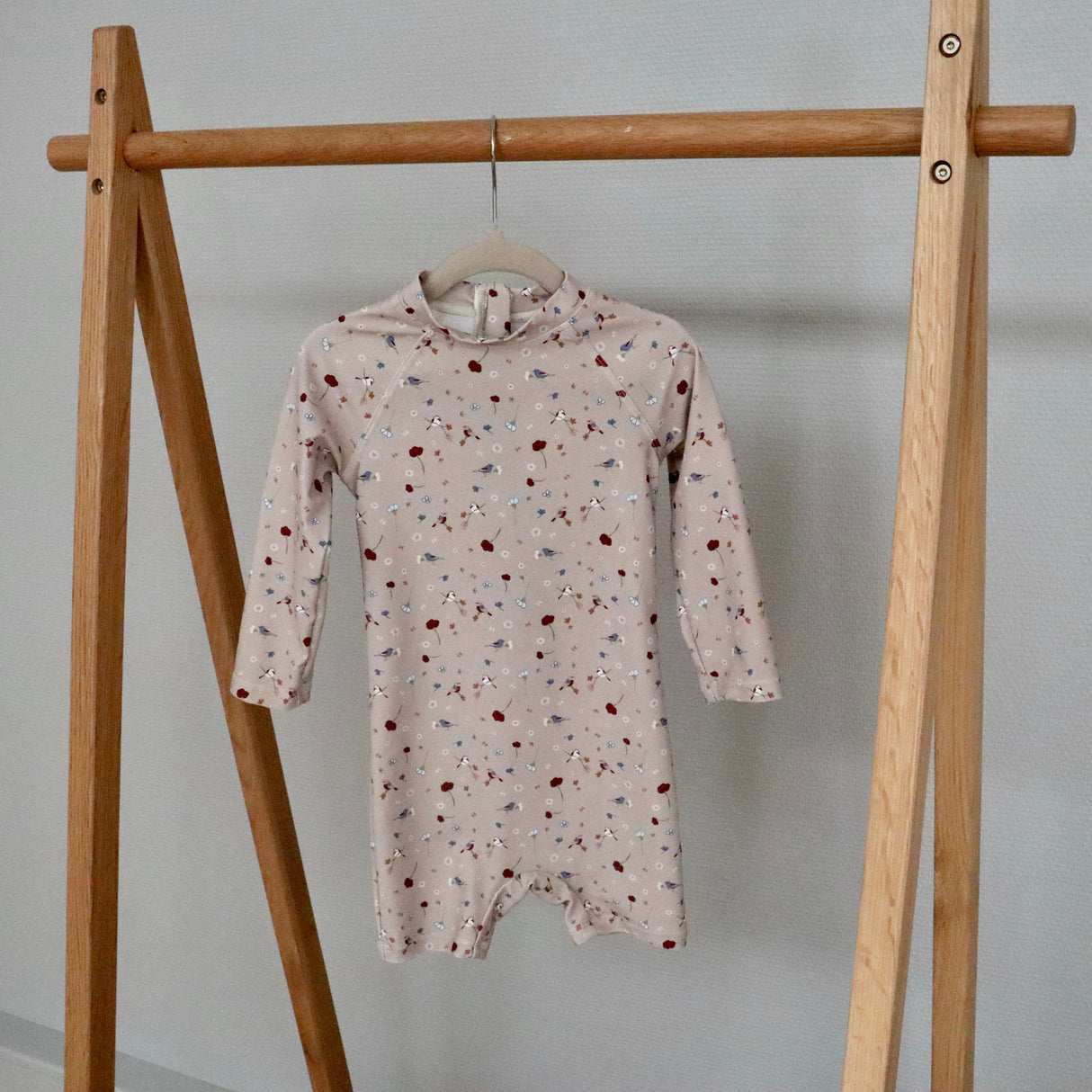 Petu Petu - Svømmedragt til børn - Str. 86-92 - Beige med blomster