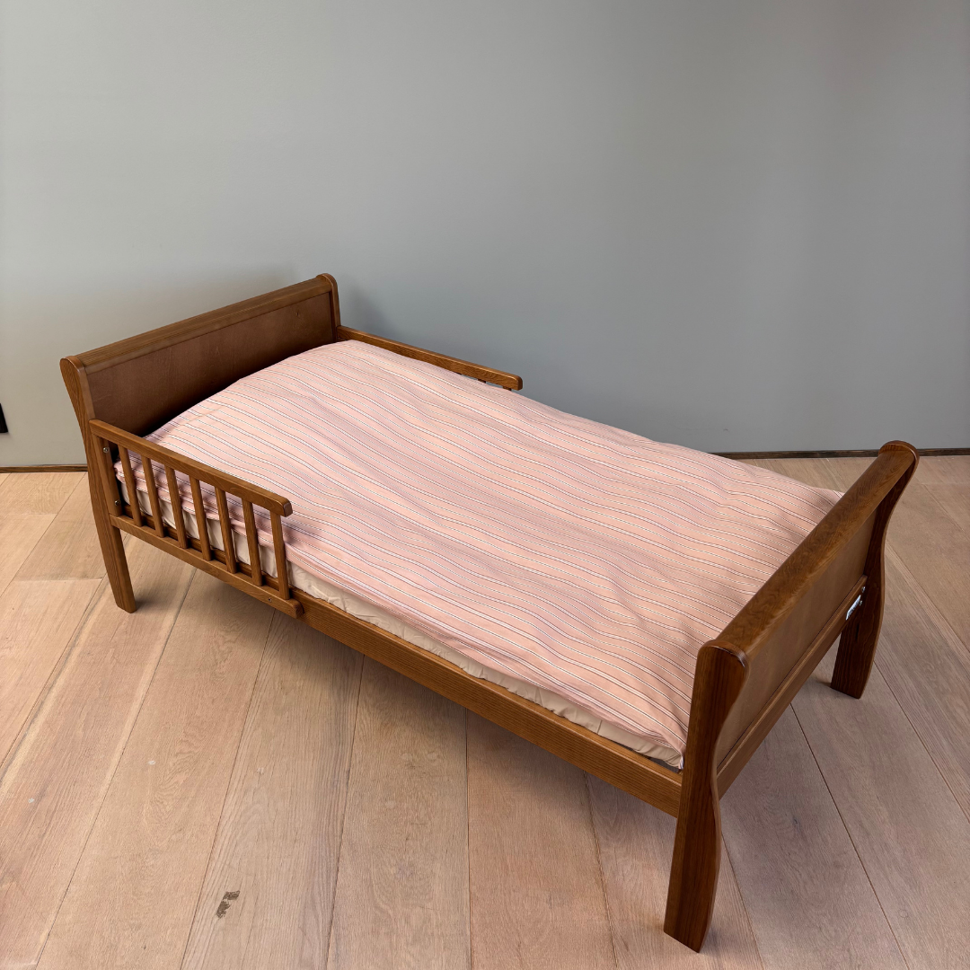By Mats - Baby sengetøj - 100% Blødt bomuld - 70x100 cm - Rosie Stripe