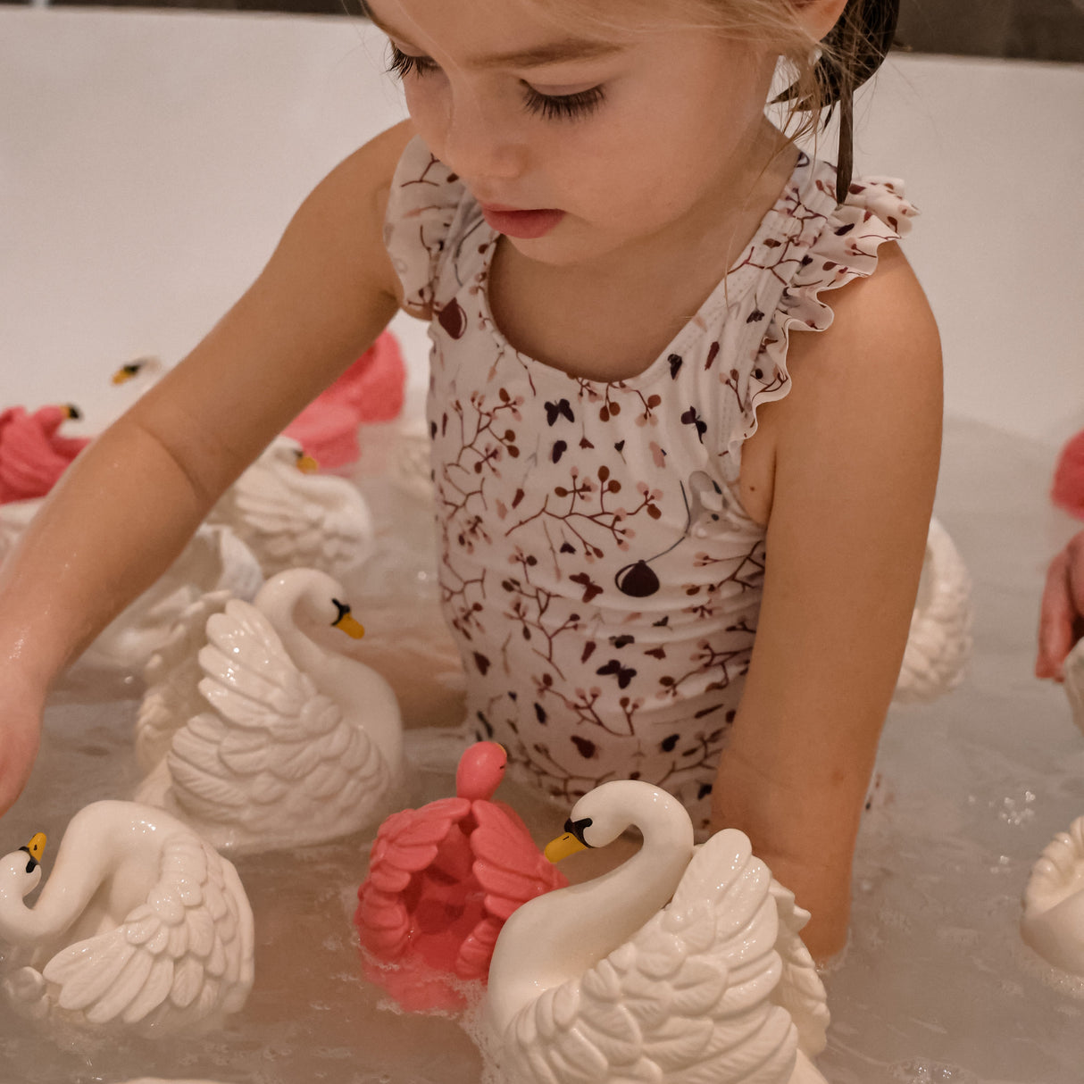 Natruba - Badedyr i naturgummi - Hvid svane - Stor