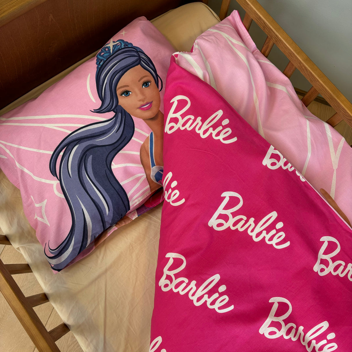 B - Junior sengetøj - Barbie - 100x140 cm - 100% Bomuld