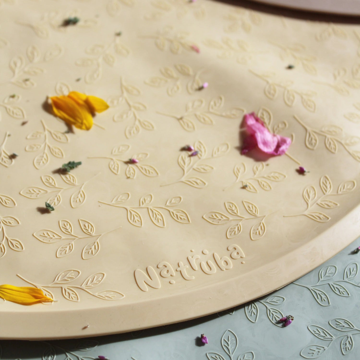 Natruba - Bademåtte med blad mønster - Ø50 cm - Gul