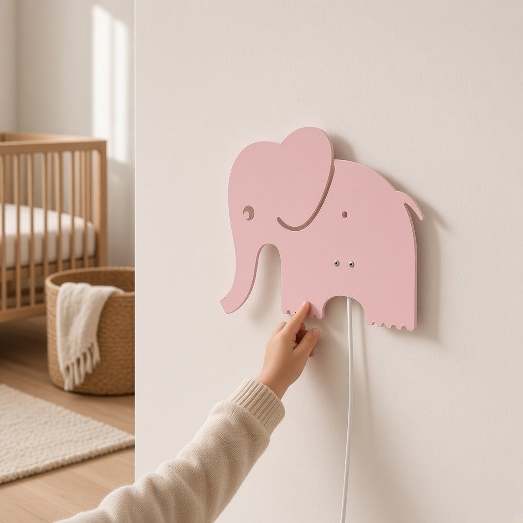Roommate - Væglampe til børn - Elefant lampe - 23x29 cm - Pale Rose
