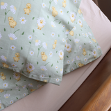 By Mats - Baby sengetøj - 100% Blødt bomuld - 70x100 cm - Ducklings