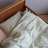 By Mats - Baby sengetøj - 100% Blødt bomuld - 70x100 cm - Ducklings